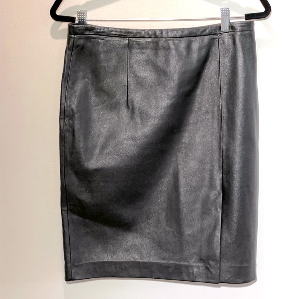 Michael Kors size 8P black leather skirt